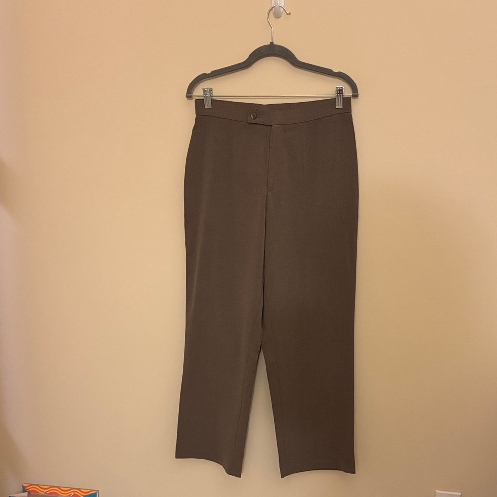 Briggs New York Women's Straight Leg Pants in Brown